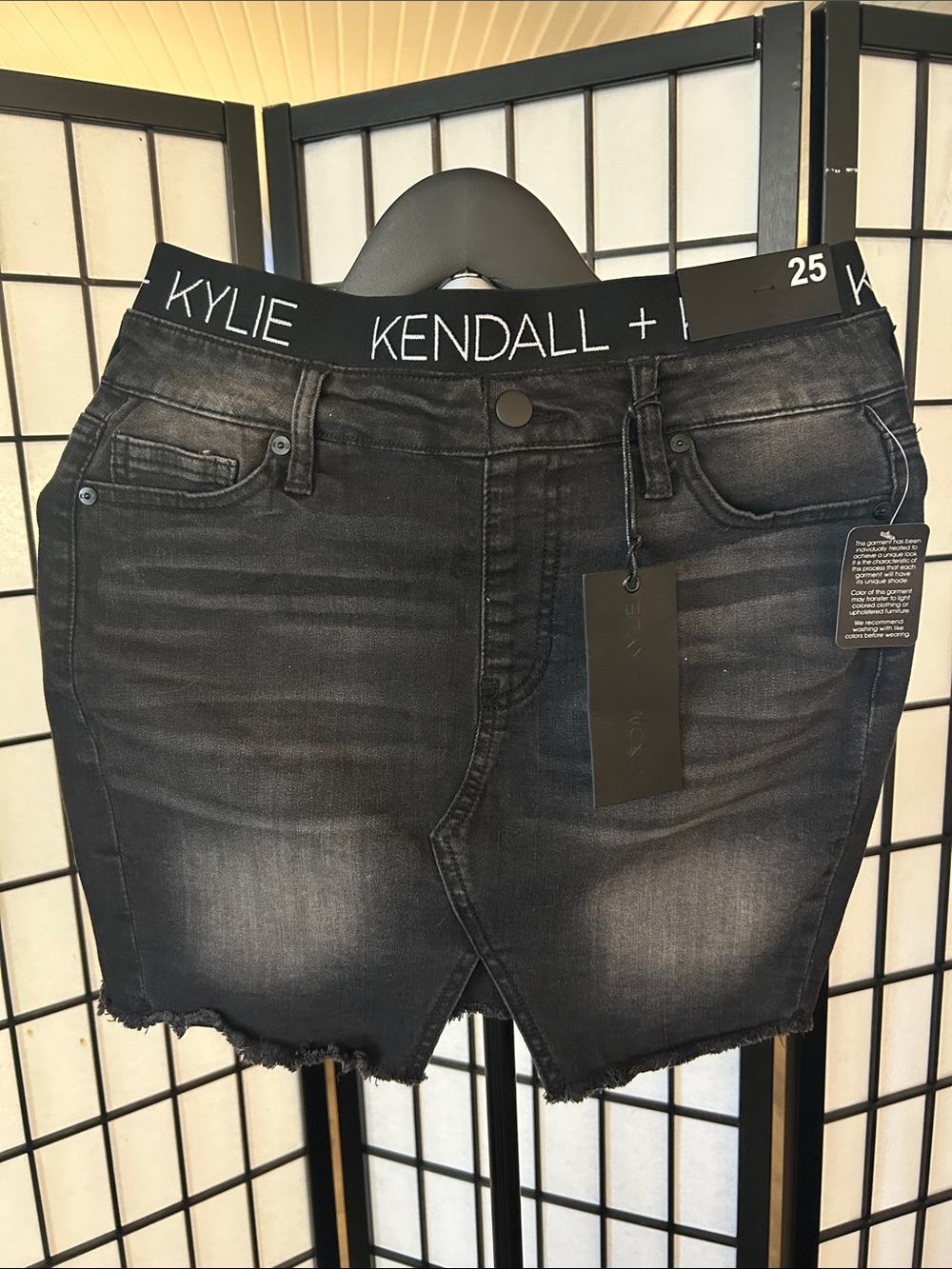Size 25 NWT Kendall & Kylie Black Washed Denim Mini Skirt